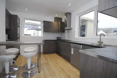 5 bed house, Welbeck Avenue, North Hill, Plymouth, PL46BG - Image 2